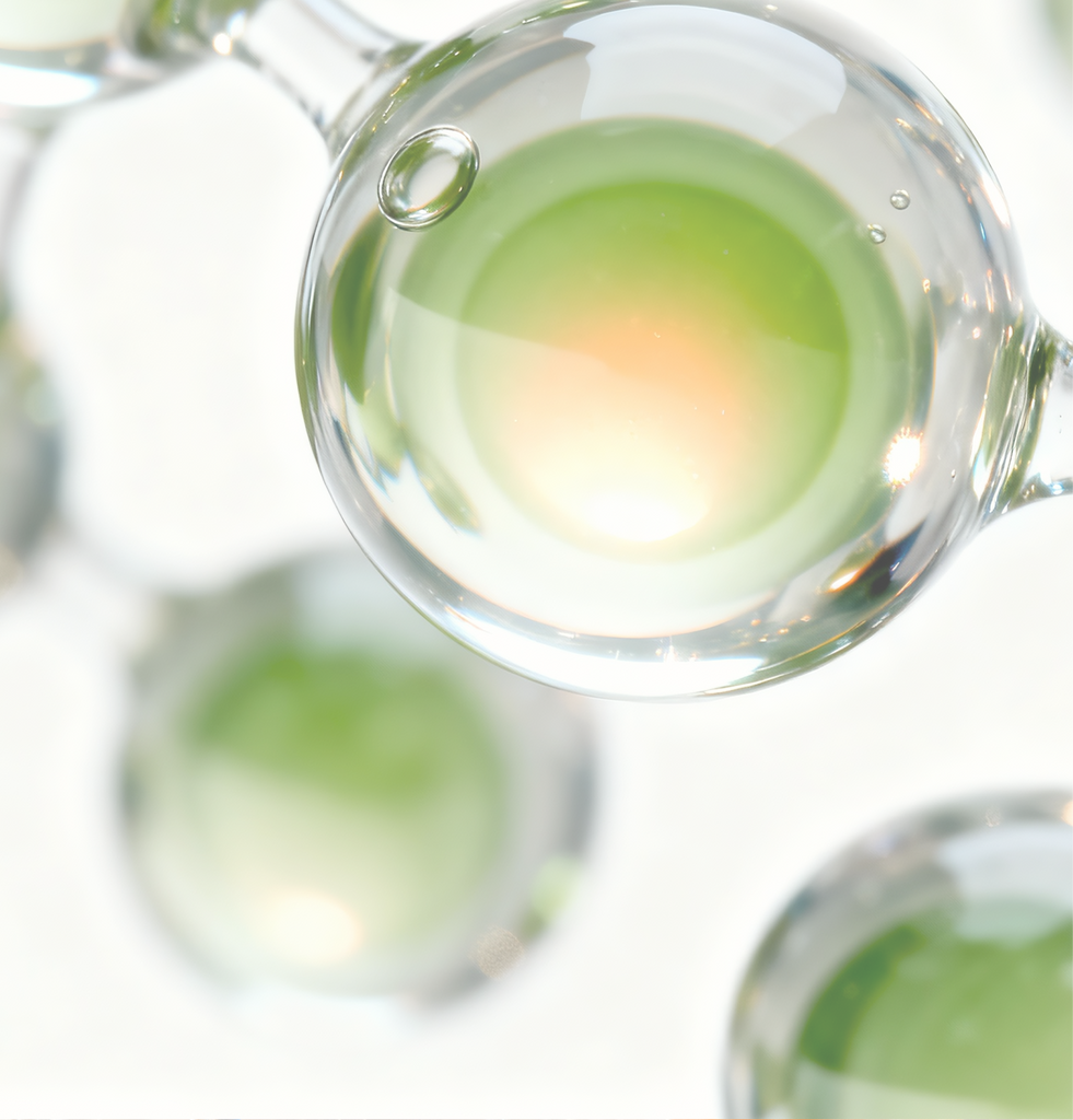 Detailed image of vitamin-rich droplets illustrating Super Vitamin E (tocotrienol) in COSRX The Retinol 0.5 Oil; antioxidant powerhouse that helps fight visible signs of aging, improves overall skin radiance, and complements retinol to reduce irritation and oxidative stress.